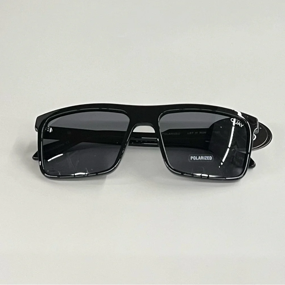 - Quay Australia Let It Run square sunglasses in black